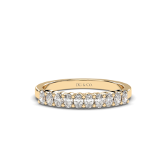 Women Wedding Ring Oval Shape Cut Diamonds Share Prong Setting In 18K Yellow Gold 