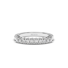 Oval Cut Share Prong Women wedding Ring In 18K White Gold 