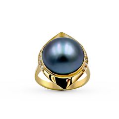 14k Yellow gold mabe diamond Pearl earrings 