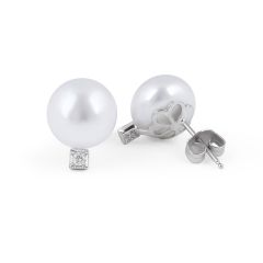 Pearl and Diamond Earring in 14 Karat White Gold 