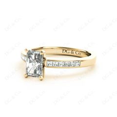 Radiant Cut Diamond Engagement ring with four claws centre stone in 18K Yellow