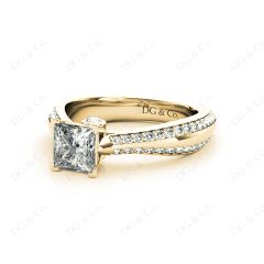 Princess Cut Diamond Engagement Ring with Claw set centre stone in 18K Yellow