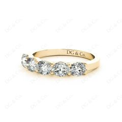 Diamond Wedding Band with Pave Setting Stones in 18K Yellow