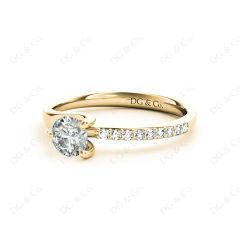 Round Cut Three Claws Diamond Ring with Pave Set Side Stones in 18K Yellow